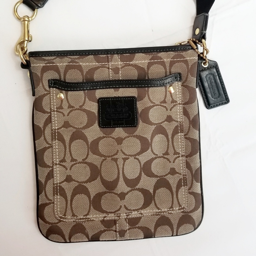 Coach Signature Crossbody Brown W Hot Pink Lining